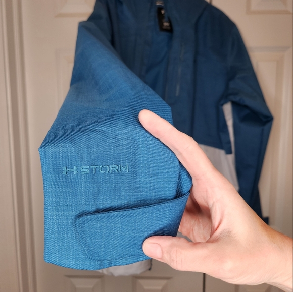 EUC Under Armour Men's 3 in 1 jacket Size Large - Picture 5 of 16